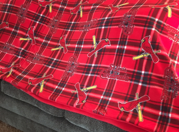 Theresa's Comfy Pillows & More - Kennett, MO. King Size Cardinal Throw Blanket