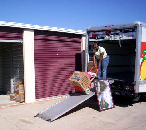 U-Haul Moving & Storage at Rufe Snow - North Richland Hills, TX