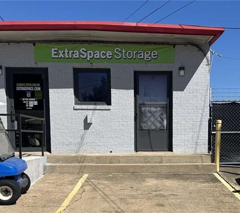 Extra Space Storage - Flowood, MS
