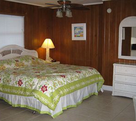 The Holiday Court Motel - Fort Myers Beach, FL