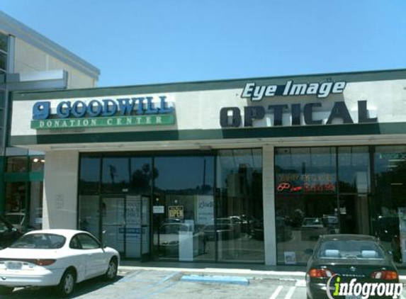 Goodwill Stores - Tarzana, CA