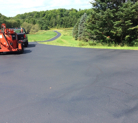 D&D Sealcoating & Striping - Wausau, WI