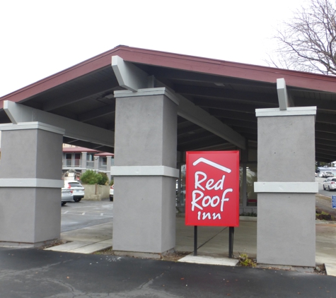 Red Roof Inn - Redding, CA