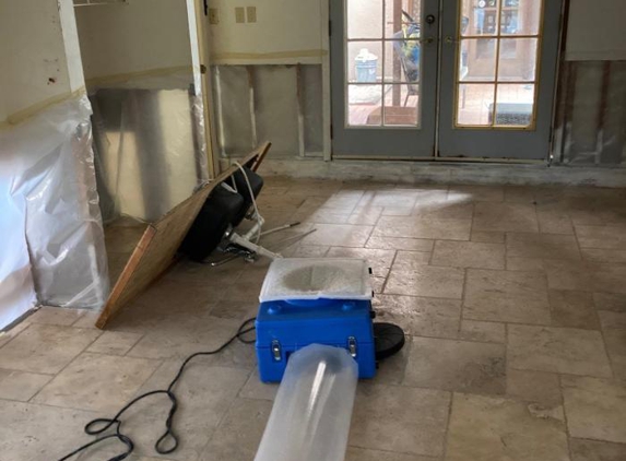 Water Damage Cleanup Team - Cape Coral, FL