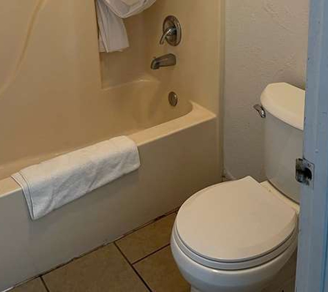 Days Inn by Wyndham Branson Near Theatre District - Branson, MO