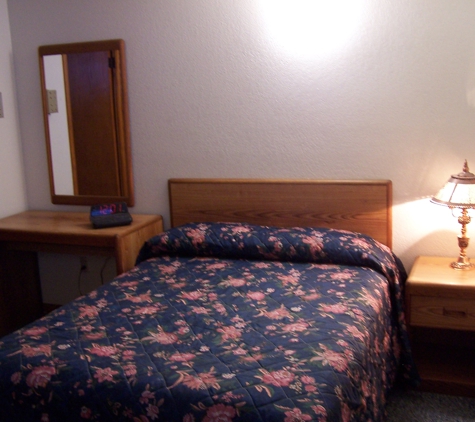 51 Kitchenette Motel - Janesville, WI