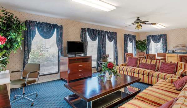 Econo Lodge - Pearl, MS