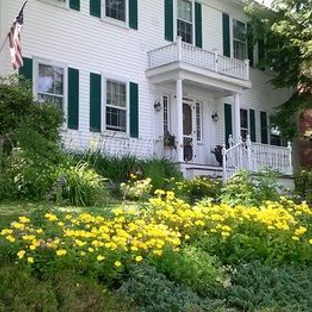 Pryor House Bed & Breakfast - Bath, ME