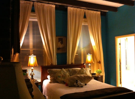 Bed & Breakfast Inn - Savannah, GA