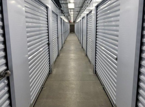 Life Storage - Milldale, CT