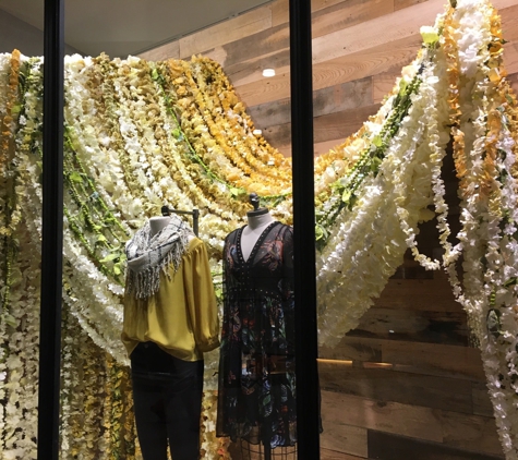 Anthropologie - Honolulu, HI