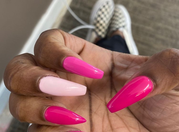 T Nails & Spa - Decatur, GA