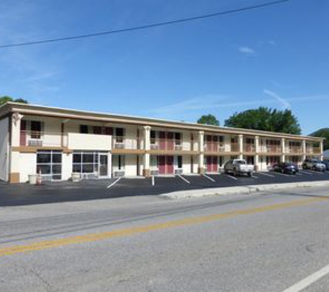 Red Roof Inn - Caryville, TN