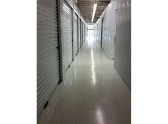 Extra Space Storage - Irving, TX