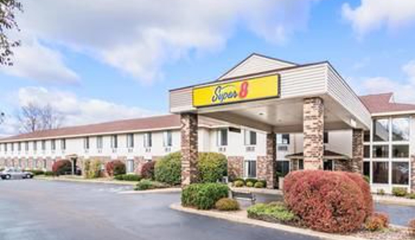 Super 8 by Wyndham Wausau - Wausau, WI