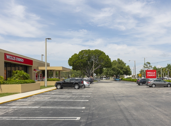 Wells Fargo Drive-Up Bank - West Palm Beach, FL