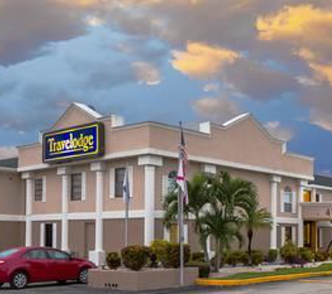 Travelodge by Wyndham Fort Myers - Fort Myers, FL