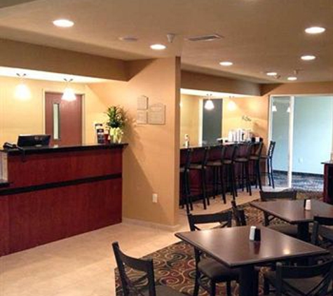 Cobblestone Hotel & Suites - Newton - Newton, IL