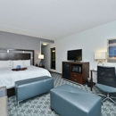 Hampton Inn & Suites Greensboro/Coliseum Area - Hotels