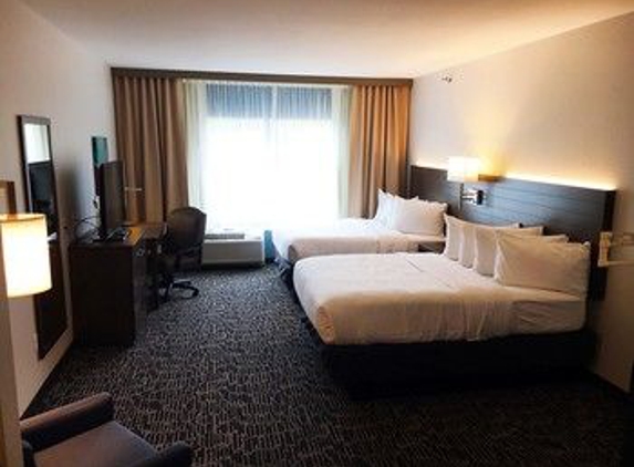 Gundersen Hotel & Suites - La Crosse, WI