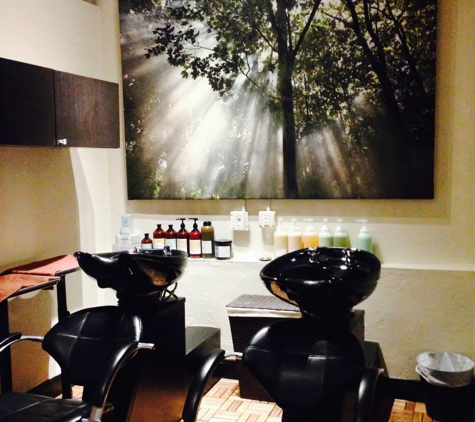 Hands2HairSalon&Spa - Wilton Manors, FL