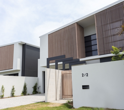 WOODonALI - Molendinar, QLD. Wood look 50x25 battens