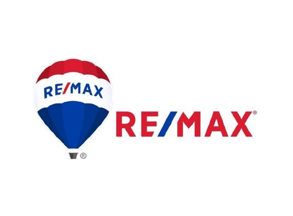 Michelle Lynn Engle | RE/MAX Real Estate Associates - Terre Haute, IN