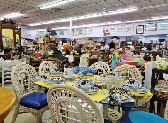 Island Encore Consignment - Atlantic Beach, NC. Come find your lost treasure!