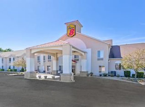 Super 8 by Wyndham Cloverdale - Cloverdale, IN