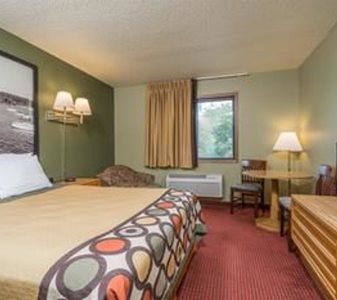 Super 8 by Wyndham Red Wing - Red Wing, MN