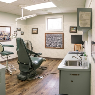 Leslie C. Pinson, DDS - Springfield, OH