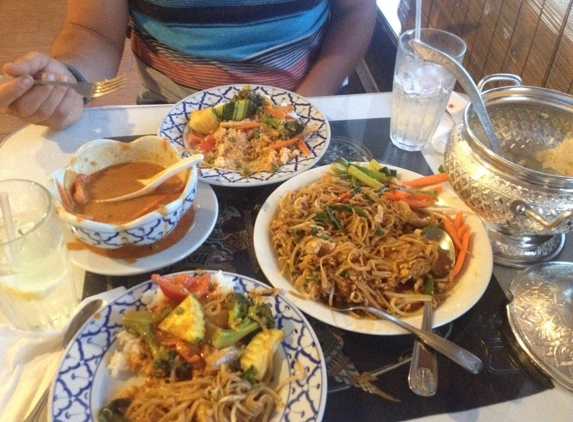 Thai Country Restaurant - Clovis, CA