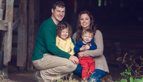 Vera Magee Photography - Thompsons Station, TN. Family Photographer Nashville TN