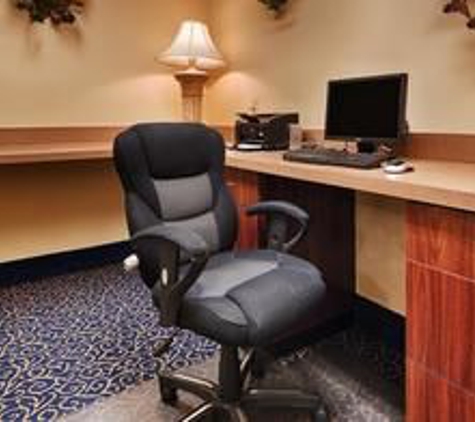 Best Western Plus Yadkin Valley Inn & Suites - Jonesville, NC