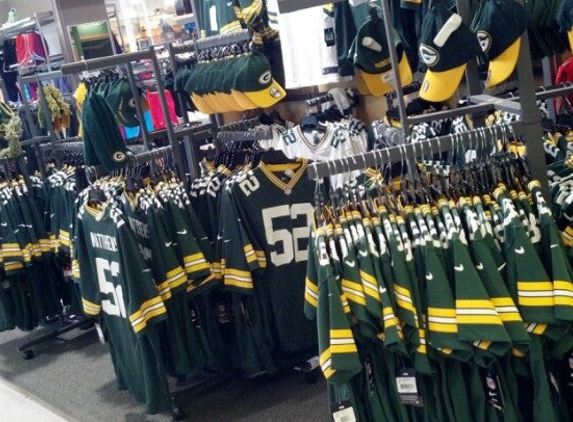 DICK'S Sporting Goods - Green Bay, WI