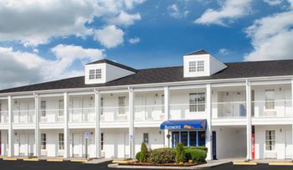 Baymont Inn & Suites - Brunswick, GA