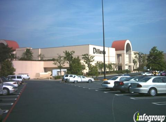 Dillard's - Pineville, NC