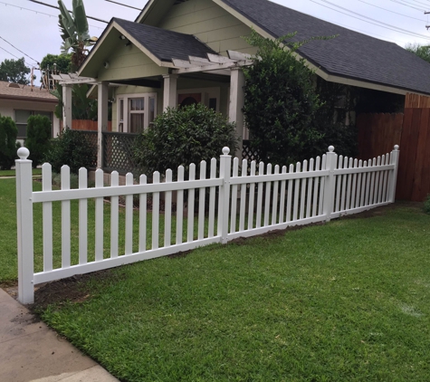 Lifetime Vinyl  Fence - North Hollywood, CA