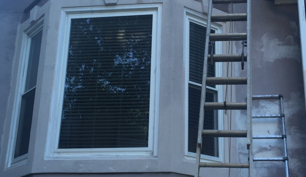 Georgia Roof Repair - Acworth, GA. Painting and repair of stucco on home