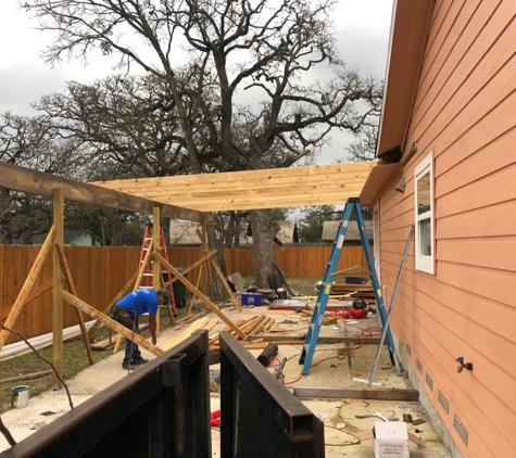 Salvador Roofing - Kyle, TX