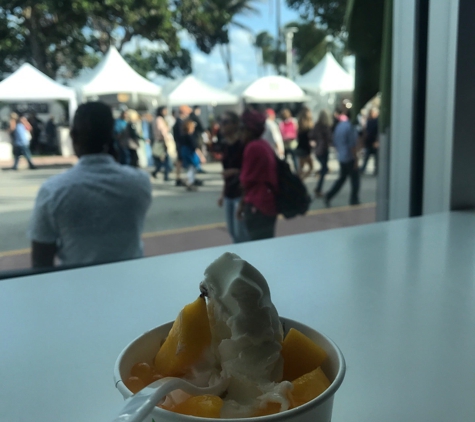 Pinkberry - Miami Beach, FL