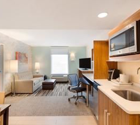 Home2 Suites by Hilton Fargo, ND - Fargo, ND