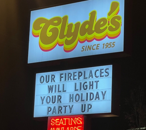 Clyde's Prime Rib Restaurant & Bar - Portland, OR