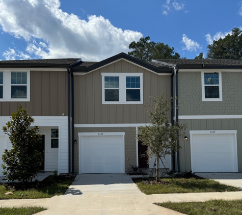 Clinton Townhomes by Starlight Homes - Dade City, FL