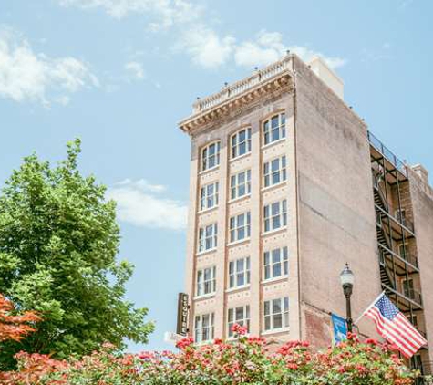 The Esquire Hotel Downtown Gastonia, Ascend Hotel Collection - Gastonia, NC