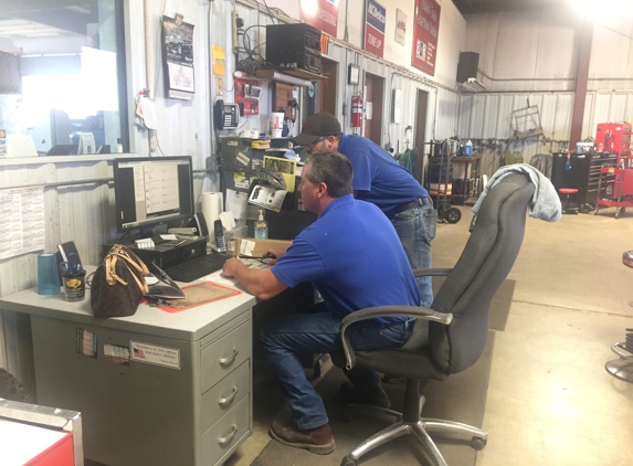 Chris's Repair LLC - Garden City, KS