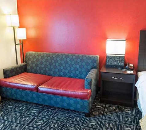 Quality Inn - Brooklyn Center, MN