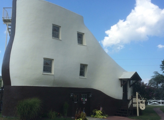 Haines Shoe House - Hellam, PA