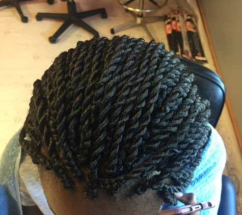 Bibi African Hair Palace/Beauty Supply LLC - Green Bay, WI. Twist braids