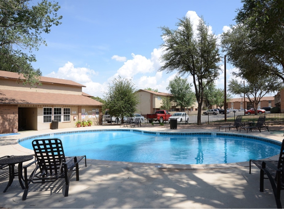 Thornwood Apartments - Midland, TX